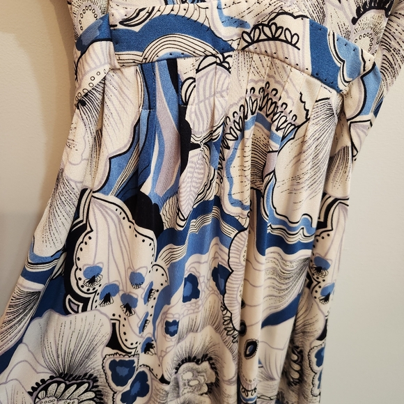 Elie Tahari 100% Silk Dress Size 0 - Picture 9 of 13